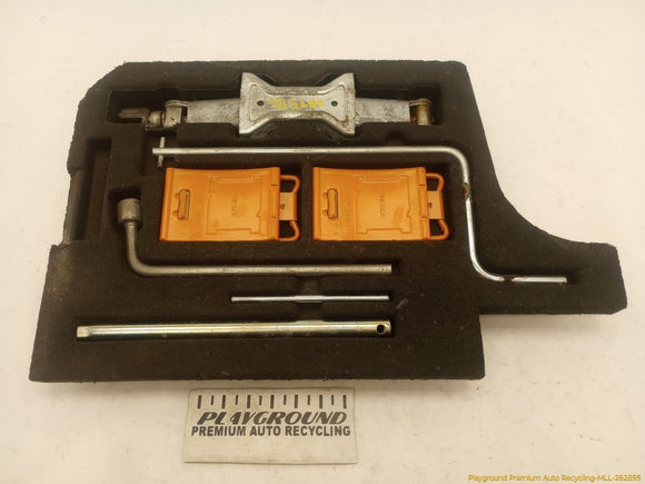 Nissan 300ZX Vehicle Jack & Tools Set