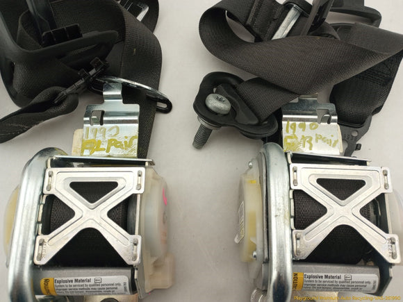 Cadillac CTS Pair Of Front Seat Belt Retractors