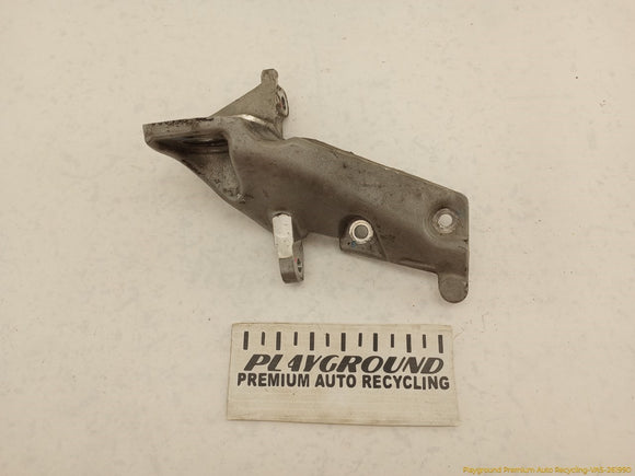 Cadillac CTS Front Right Engine Mount Bracket