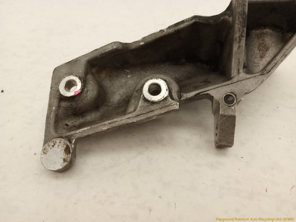 Cadillac CTS Front Right Engine Mount Bracket