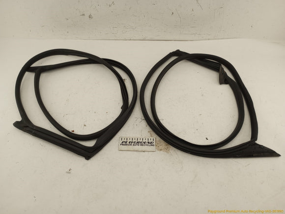 Cadillac CTS Pair Of Front Door Glass Window Weatherstrip