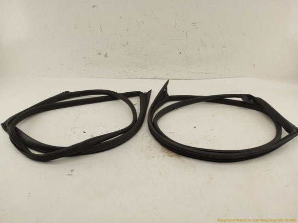 Cadillac CTS Pair Of Front Door Glass Window Weatherstrip