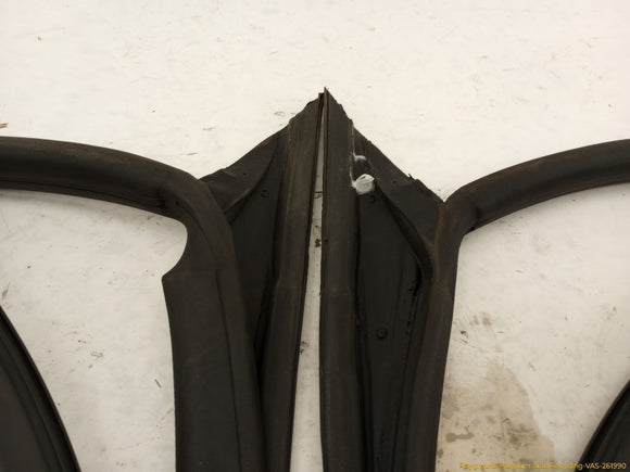 Cadillac CTS Pair Of Front Door Glass Window Weatherstrip