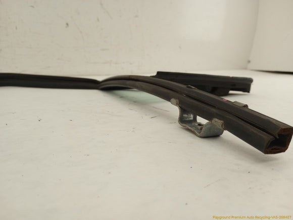 Cadillac CTS Driver Left Rear Door Vent Glass