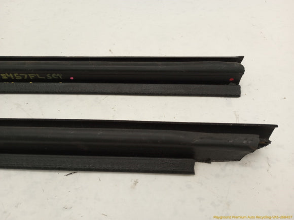 Cadillac CTS Pair of Front Door Inner Window Belt Weatherstrip Seals