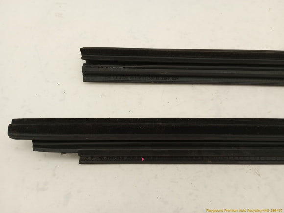 Cadillac CTS Pair of Front Door Inner Window Belt Weatherstrip Seals