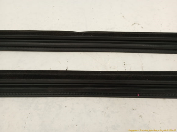 Cadillac CTS Pair of Front Door Inner Window Belt Weatherstrip Seals
