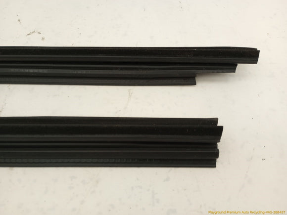 Cadillac CTS Pair of Front Door Inner Window Belt Weatherstrip Seals