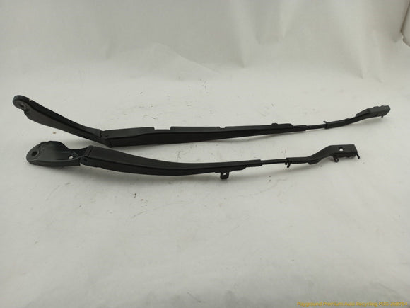 Alfa Romeo Stelvio Pair Of Windshield Wiper Arms