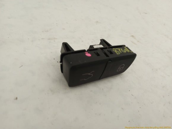 Alfa Romeo Stelvio Liftgate Lock Control Switch