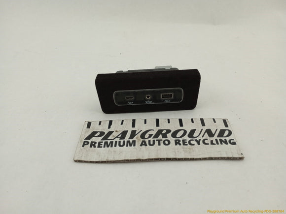 Alfa Romeo Stelvio Center Console USB & AUX Port