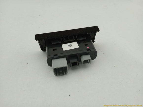 Alfa Romeo Stelvio Center Console USB & AUX Port