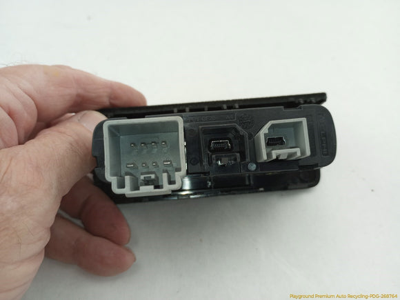 Alfa Romeo Stelvio Center Console USB & AUX Port