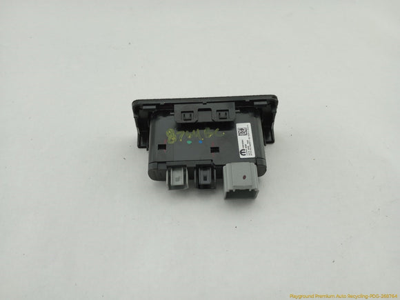 Alfa Romeo Stelvio Center Console USB & AUX Port