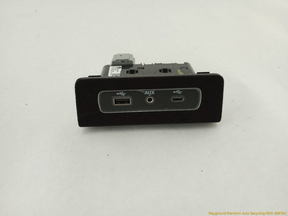 Alfa Romeo Stelvio Center Console USB & AUX Port