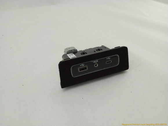 Alfa Romeo Stelvio Center Console USB & AUX Port