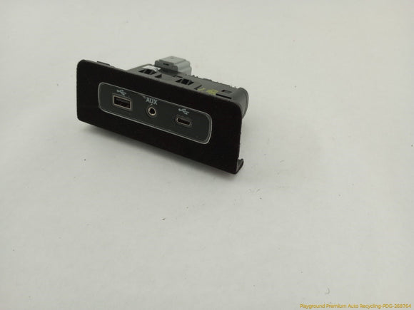 Alfa Romeo Stelvio Center Console USB & AUX Port