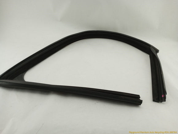 Alfa Romeo Stelvio Passenger Right Front Door Seal Weatherstrip
