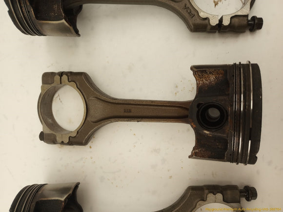 Alfa Romeo Stelvio Engine Piston & Connecting Rods Set