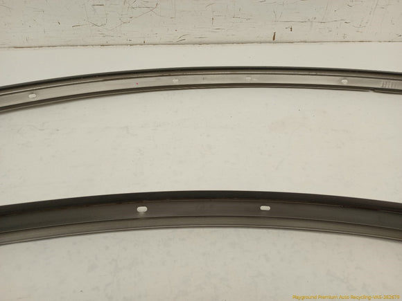 Mitsubishi Eclipse Pair Of Front Door Window Weatherstrip Retainers