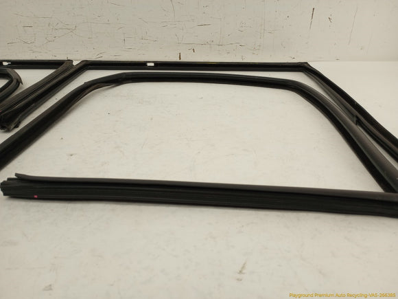 Jeep Cherokee Set Of Door Window Glass Run Seal Weatherstrips