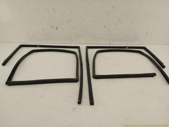 Jeep Cherokee Set Of Door Window Glass Run Seal Weatherstrips