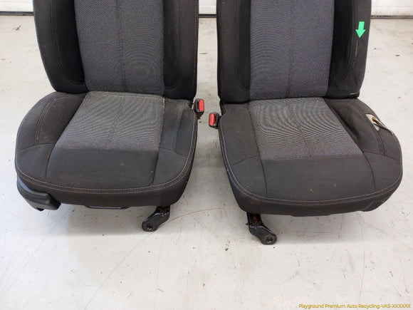 Hummer H3 Pair Of Front Seats