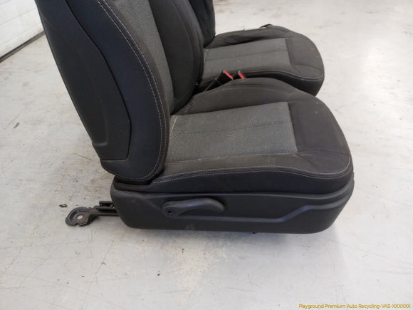 Hummer H3 Pair Of Front Seats