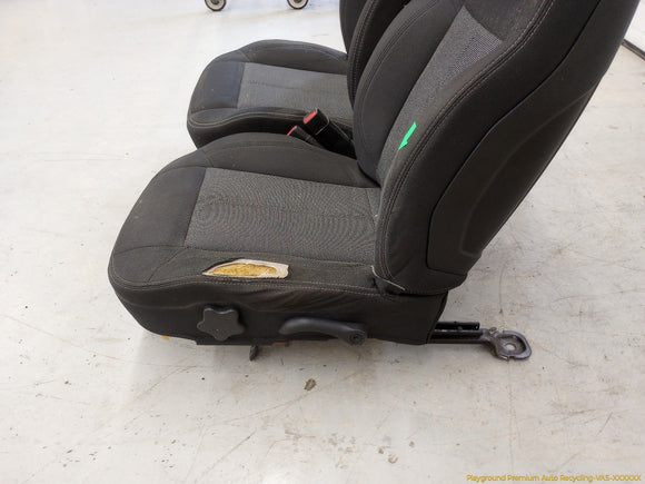 Hummer H3 Pair Of Front Seats