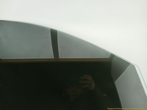 Porsche Cayenne Passenger Front Right Door Glass