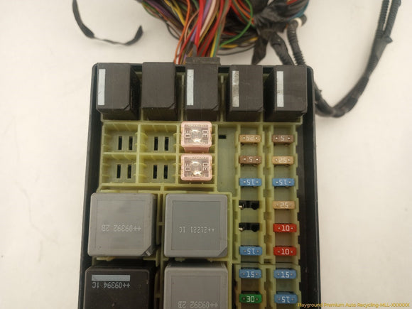 Land Rover LR4 Engine Bay Fuse Box