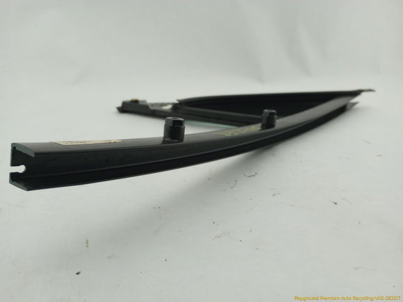 Porsche Cayenne Passenger Right Front Door Vent Glass