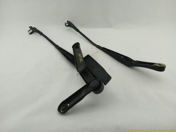 Porsche Cayenne Pair Of Windshield Wiper Arms