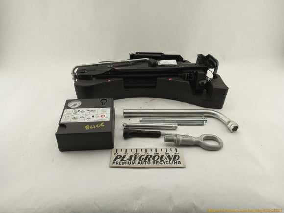 Porsche Cayenne Vehicle Jack & Tools Kit