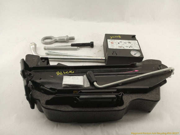 Porsche Cayenne Vehicle Jack & Tools Kit