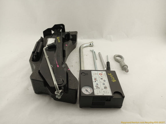 Porsche Cayenne Vehicle Jack & Tools Kit