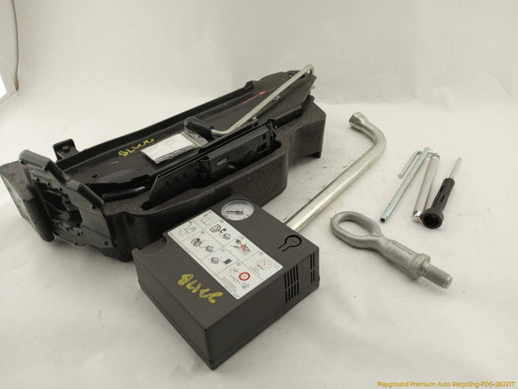 Porsche Cayenne Vehicle Jack & Tools Kit