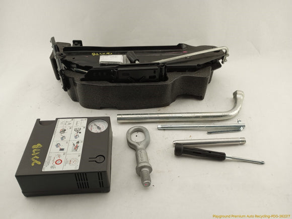 Porsche Cayenne Vehicle Jack & Tools Kit