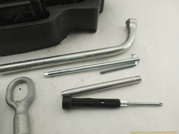 Porsche Cayenne Vehicle Jack & Tools Kit