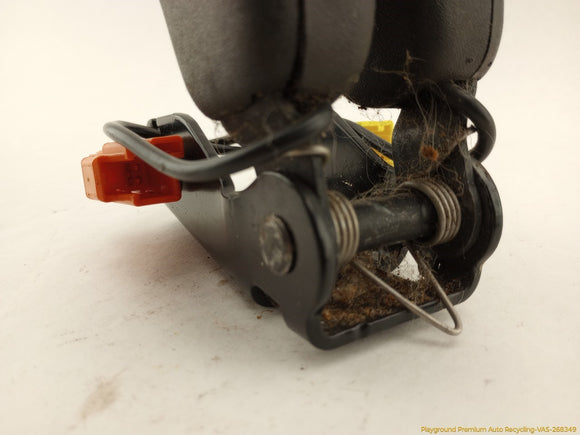 Volvo XC70 Rear Seat Belt Buckle