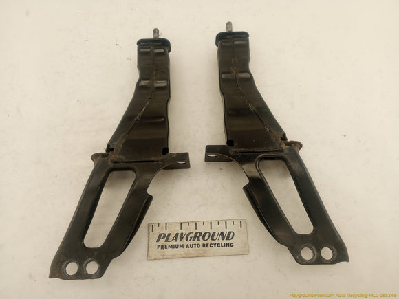 Volvo XC70 Pair Of Front Bumper Mounting Brackets