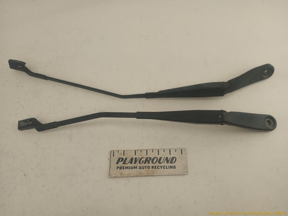 Volvo XC70 Pair Of Windshield Wiper Arms