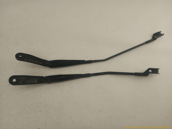 Volvo XC70 Pair Of Windshield Wiper Arms