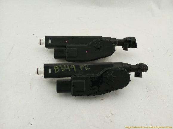 Volvo XC70 Pair Of Front Bumper Headlight Washer