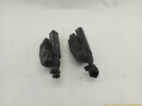 Volvo XC70 Pair Of Front Bumper Headlight Washer