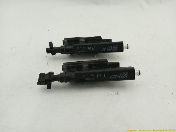 Volvo XC70 Pair Of Front Bumper Headlight Washer