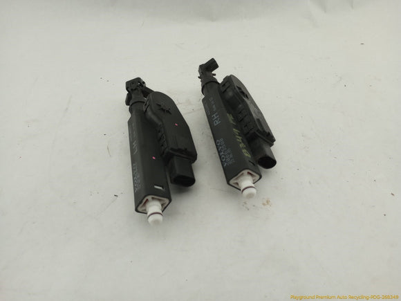 Volvo XC70 Pair Of Front Bumper Headlight Washer
