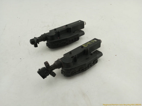 Volvo XC70 Pair Of Front Bumper Headlight Washer