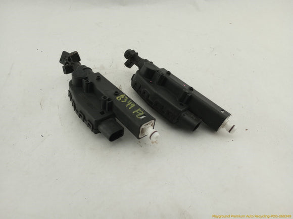 Volvo XC70 Pair Of Front Bumper Headlight Washer