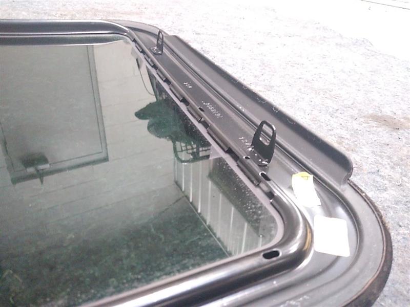 Maserati Quattroporte Sunroof Glass